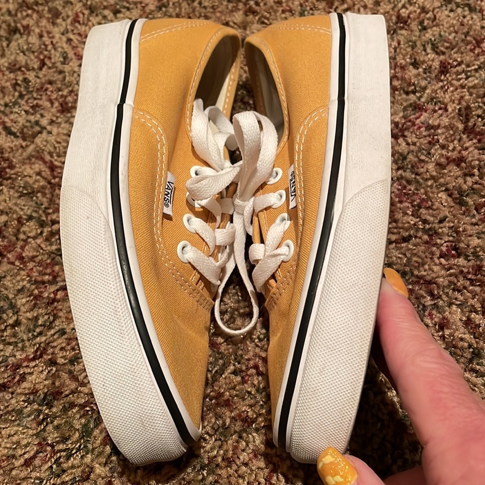 Vans - Picture 3 of 9